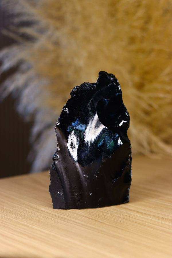Obsidiana na base cerrada