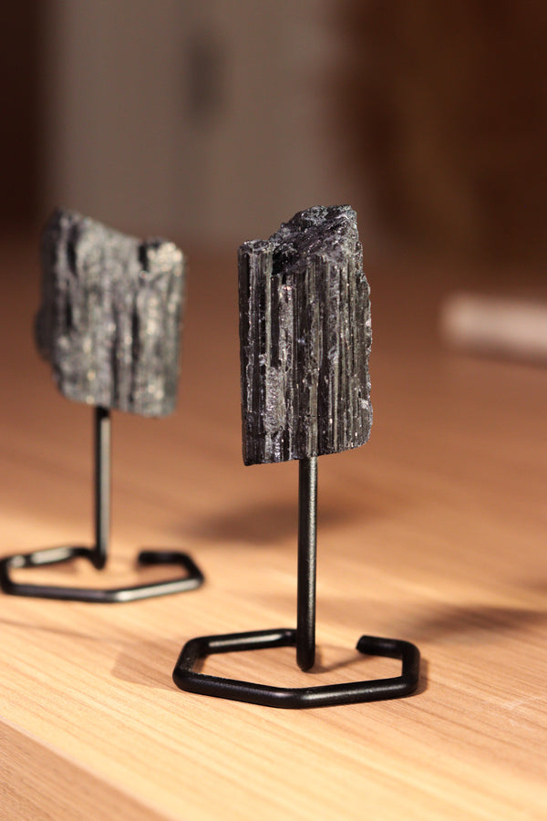 Turmalina Negra Pequena na base